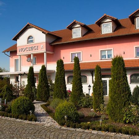 Noclegi Biala Roza Boleslawiec  Extérieur photo