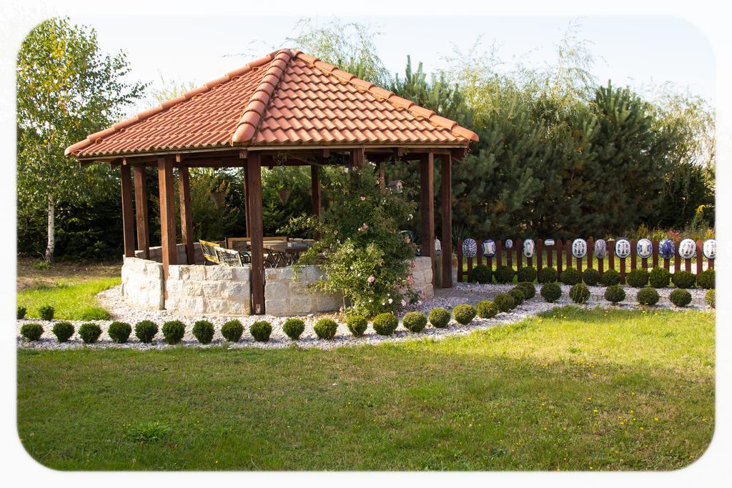 Noclegi Biala Roza Boleslawiec  Extérieur photo